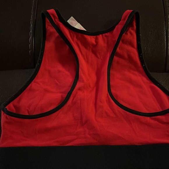 Red top - Picture 2 of 3